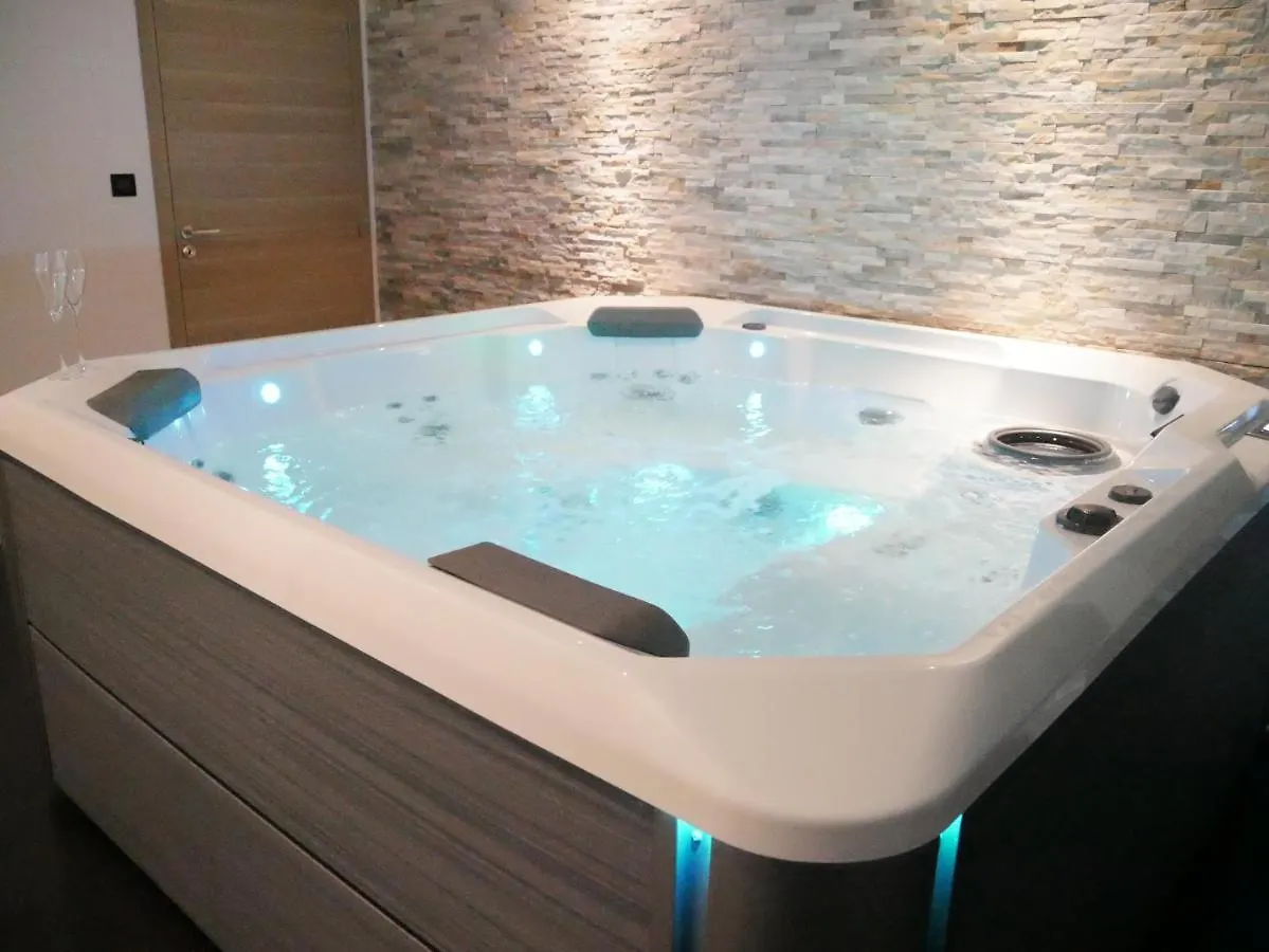 Gite Il Etait Une Fois Spa Privatif Bourgbarré 0*,  Frankrijk